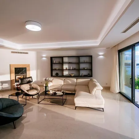 Anita Villa Veli Iž