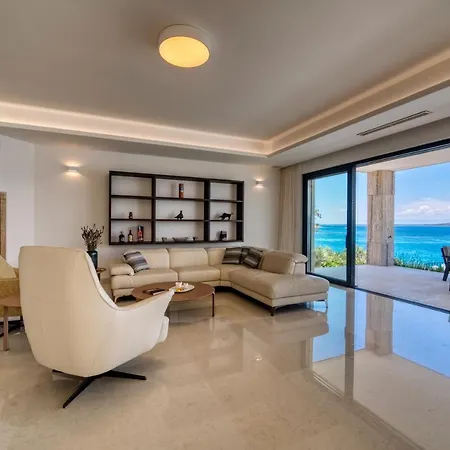 Anita Villa Veli Iž